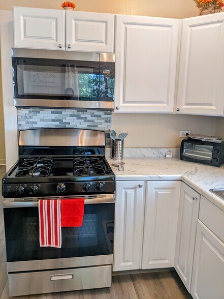 oven - 60 Foss St
