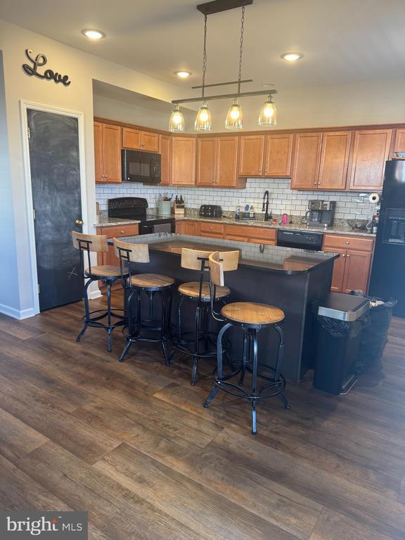 Building Photo - 43 S Poplar St