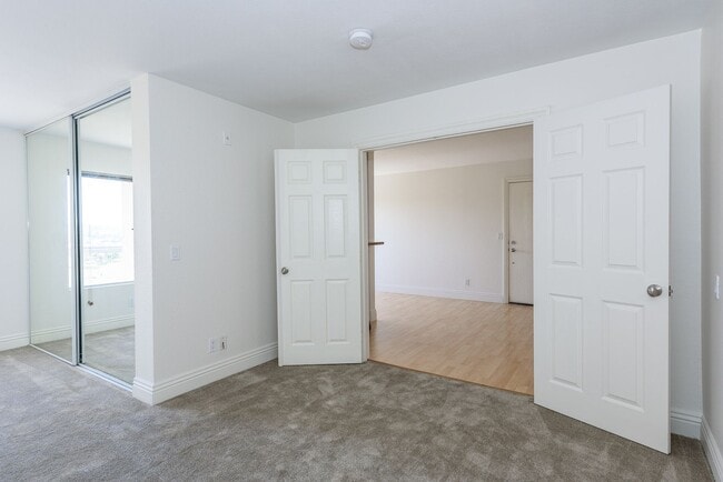 Building Photo - Quiet, Unit in Santee with View!