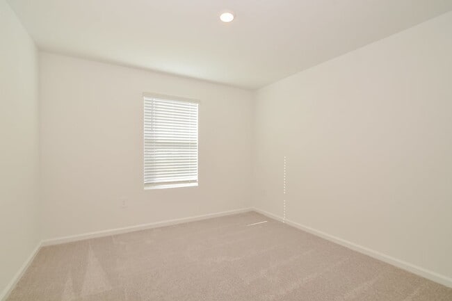 Building Photo - 1558 Jessica Blvd