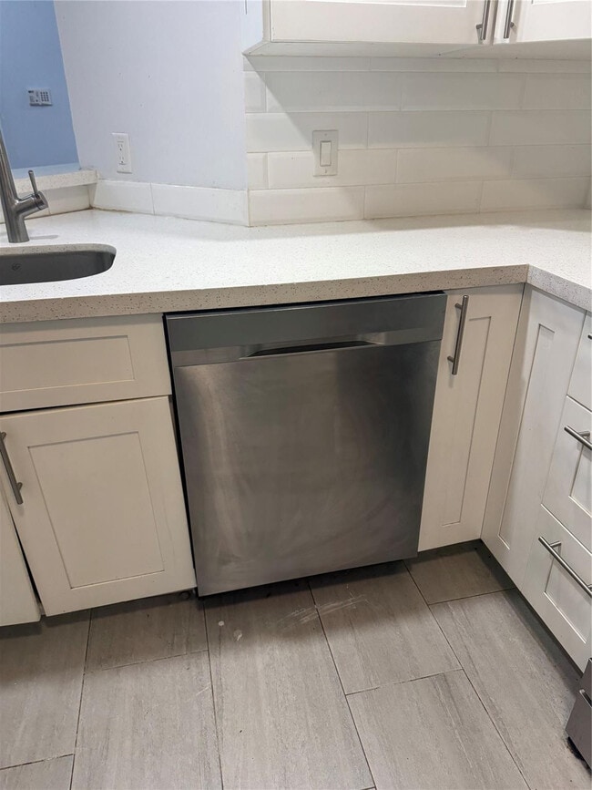 Building Photo - 9055 Wiles Rd