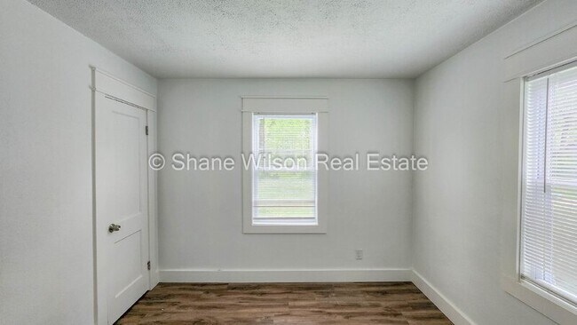 Building Photo - 700 N Moore Rd