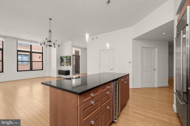 Building Photo - 2425 L St NW