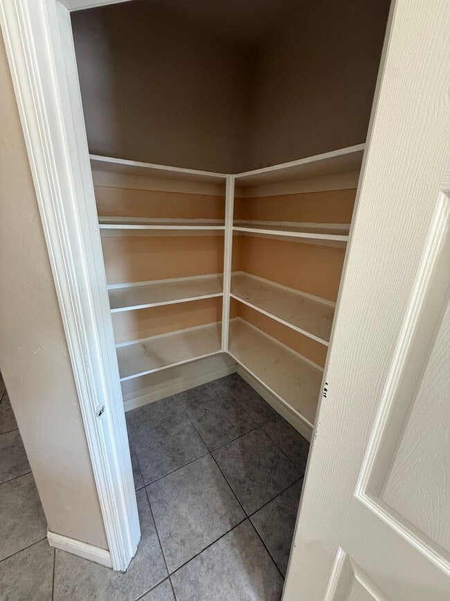 Building Photo - Elegant 3-Bedroom Home in Seven Oaks