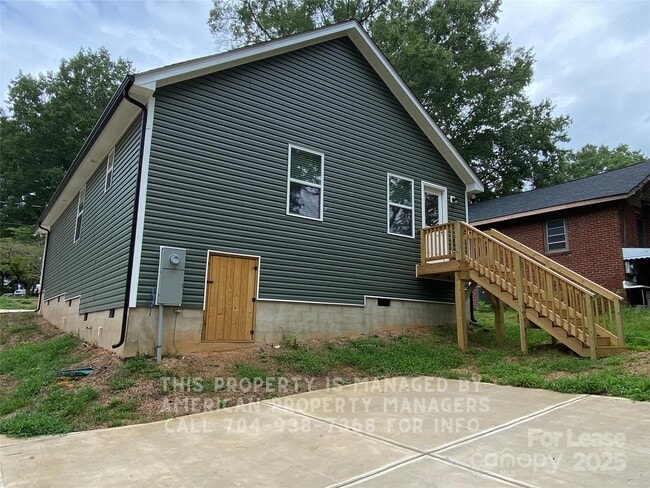 Building Photo - 212 N Correll St