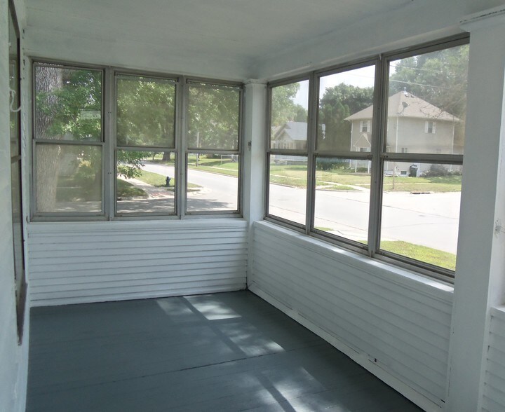 Building Photo - 1227 Williston Ave