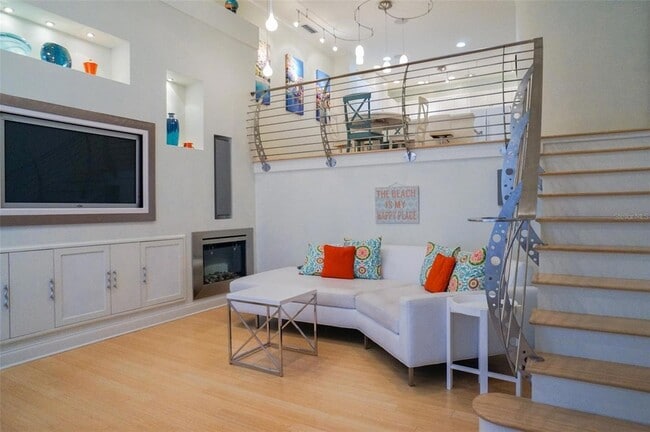 Building Photo - 505 Mandalay Ave