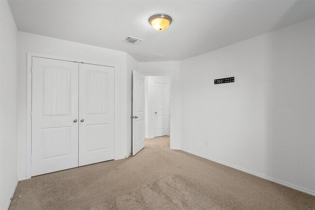 Building Photo - 1208 Ravenside Cove