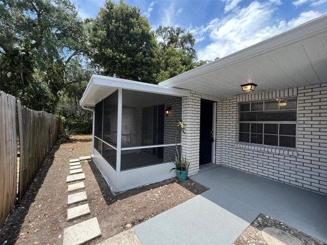 Primary Photo - 3151 Bloomingdale Villas Ct