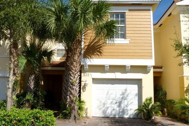 Building Photo - 895 Pipers Cay Dr