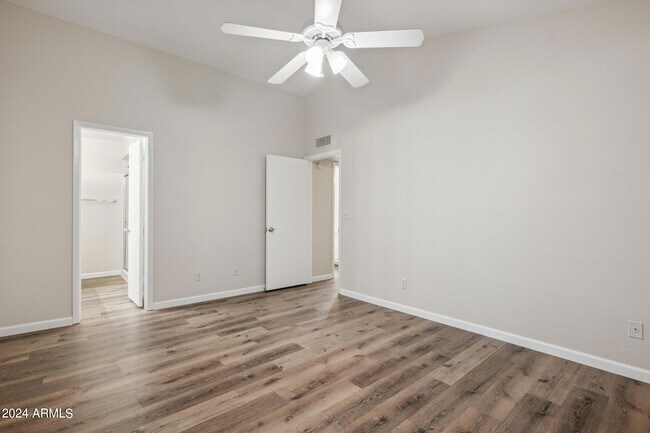 Building Photo - 5644 S 41st Pl