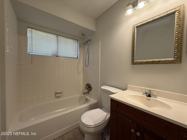 Building Photo - 8348 Westover Ct