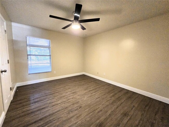 Building Photo - 2913 Duchess Oak Ct