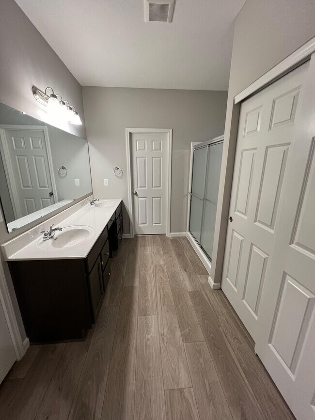 Building Photo - 6976 Briarcliff Ct