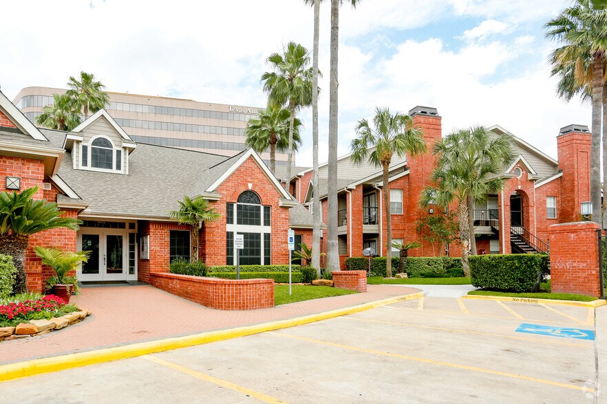 Primary Photo - Alister Galleria