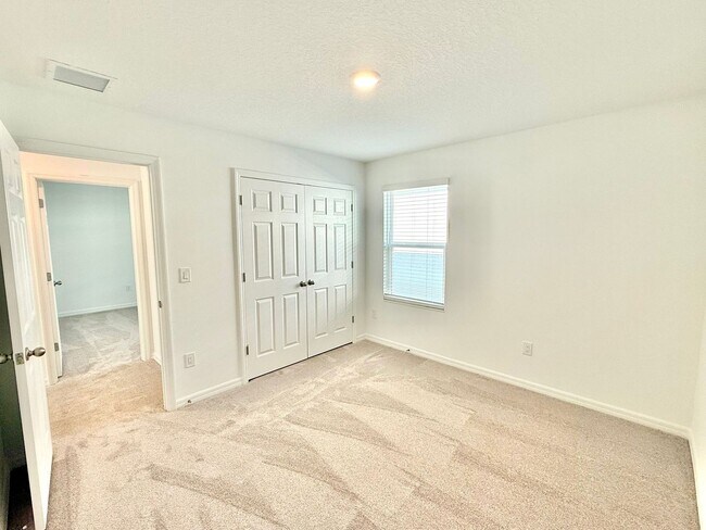 Building Photo - Step into style – Lease this 4Bed gem in D...