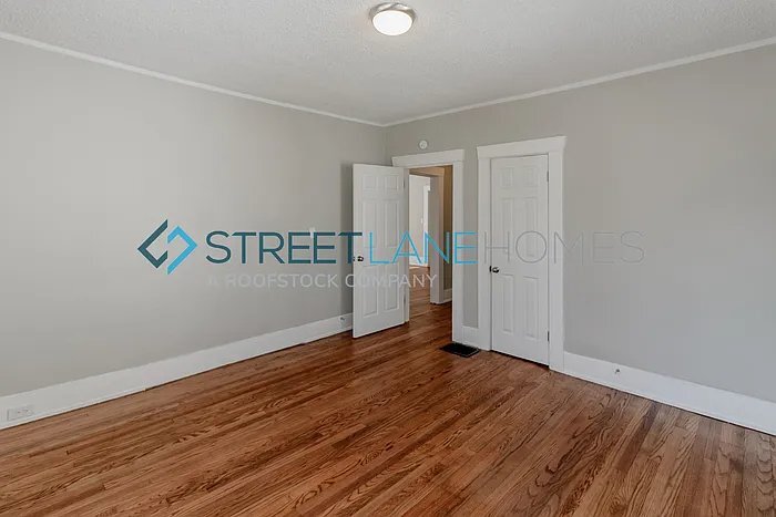 Building Photo - 1612 Fulton Ave SW