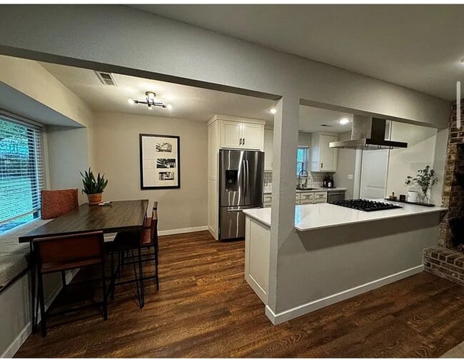 Building Photo - 1739 Creek Ct