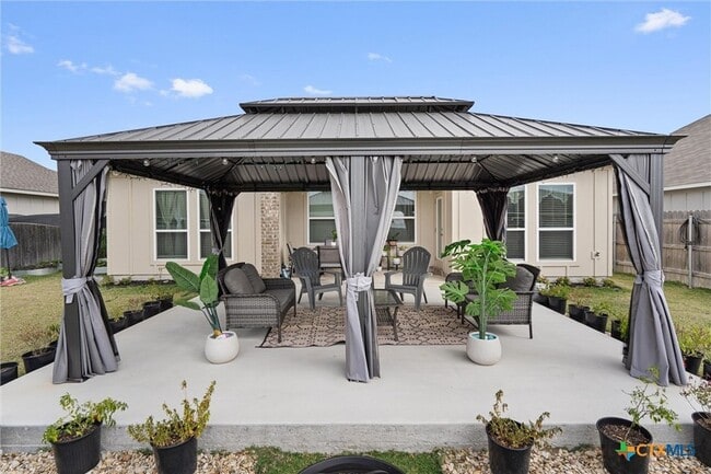 Building Photo - 1913 Zabcikville Dr