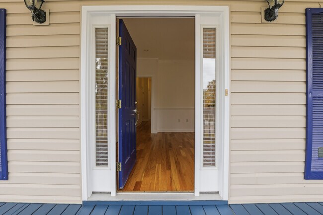 Building Photo - Lowcountry living on beautiful Whitemarsh Island