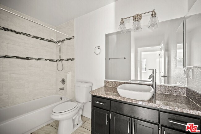 Building Photo - 412 Coronado Terrace