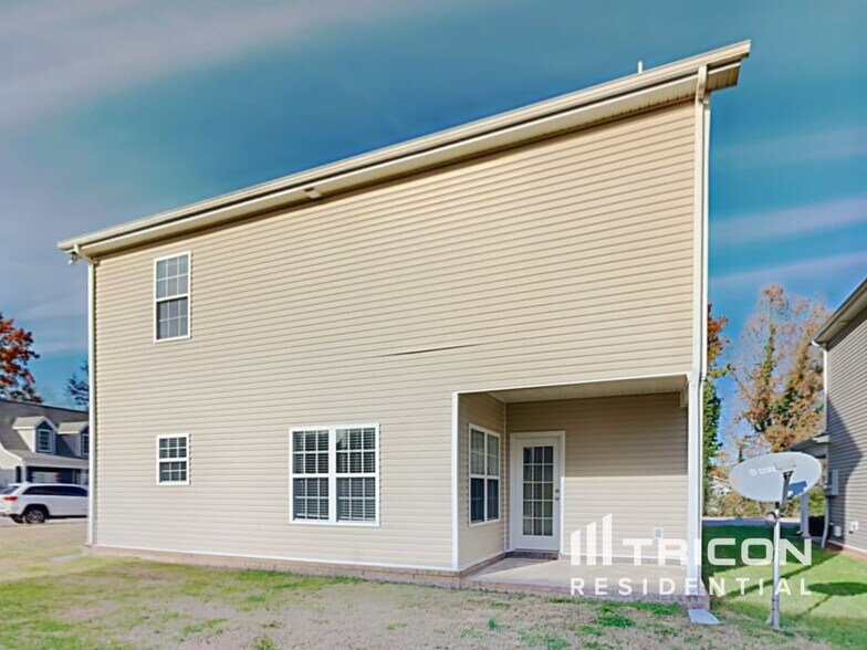 Building Photo - 4131 Effie Seward Dr