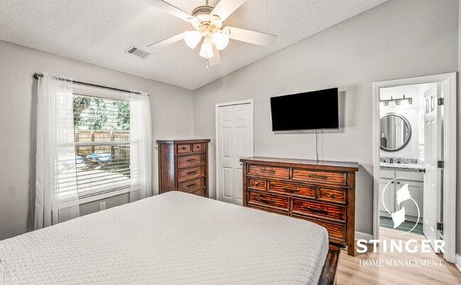 Building Photo - 53 Brindlewood Dr