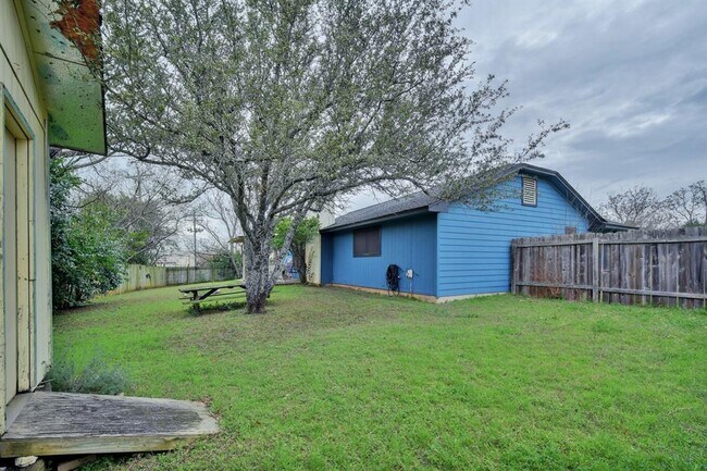 Building Photo - 506 S Mt Rushmore Dr
