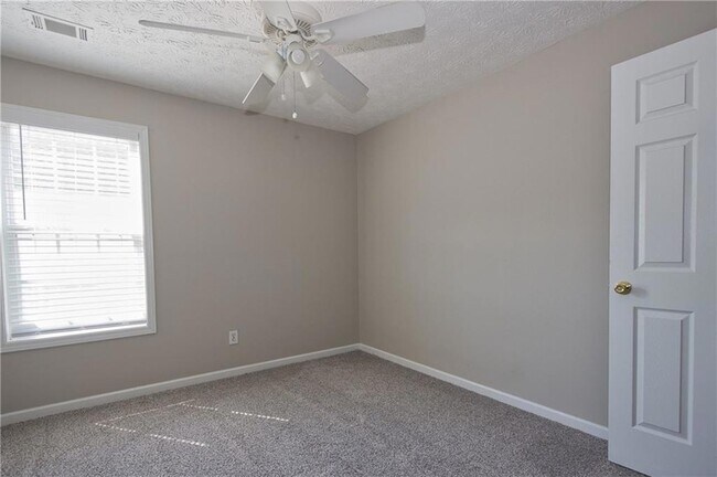 Building Photo - 3292 Shady Valley Ct SW