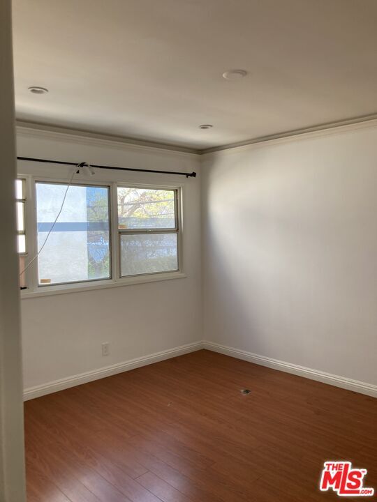 Building Photo - 348 Rexford Dr