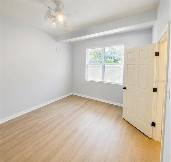 Building Photo - 3757 Parkridge Cir