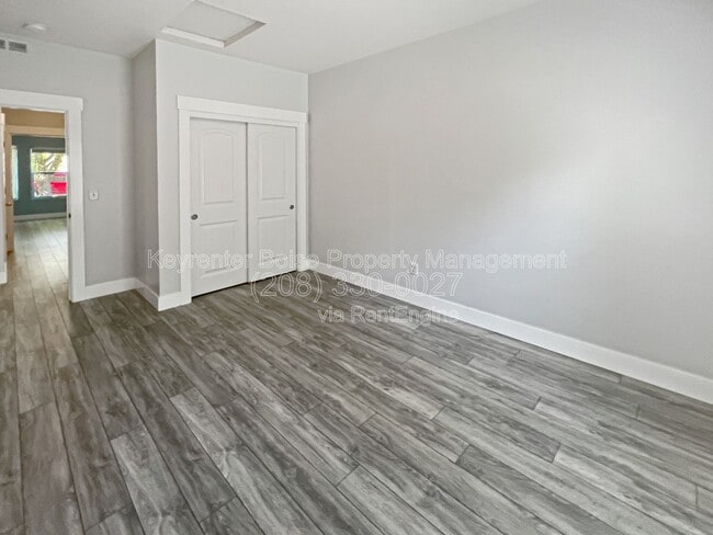 Building Photo - 1691 E Daulby St