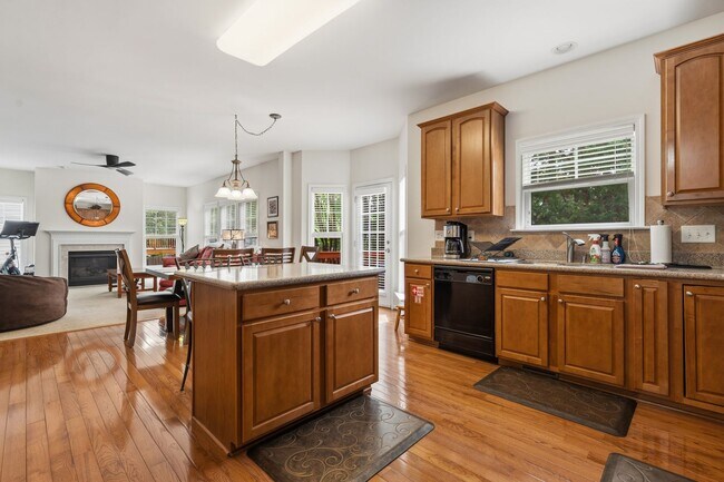Building Photo - 3809 Stoneybrook Dr