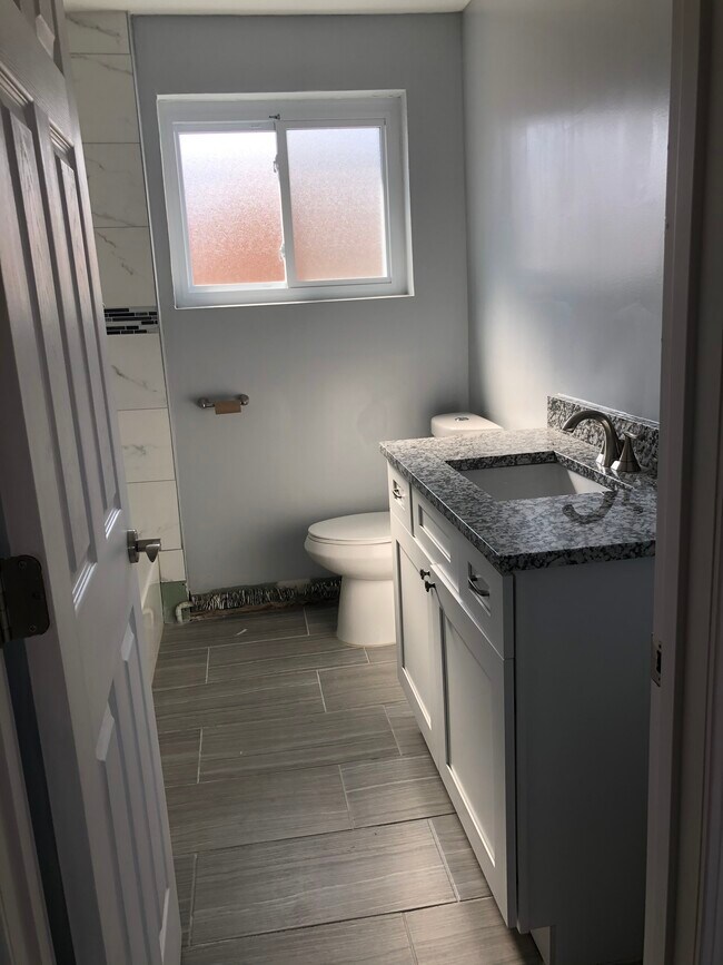 Building Photo - 3520 W 59th St