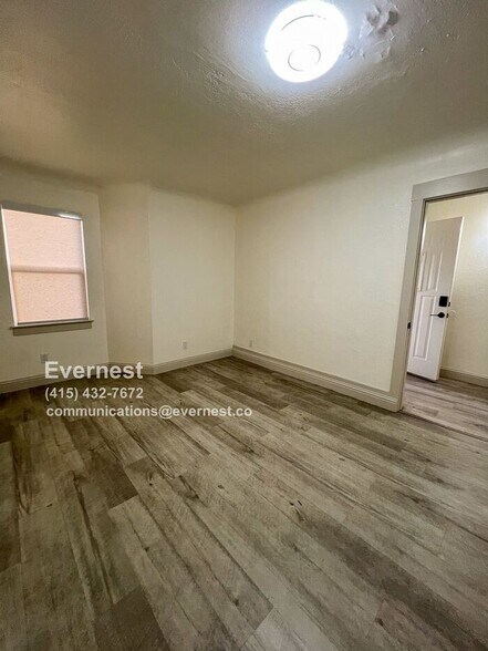Building Photo - 884 29th St