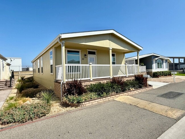 Primary Photo - 33 Magnolia Via