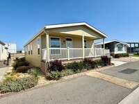 Building Photo - 33 Magnolia Via