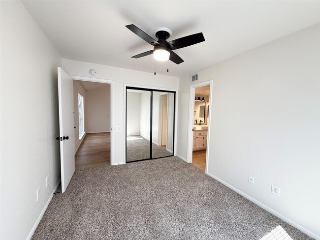 Building Photo - 1860 White Oak Dr