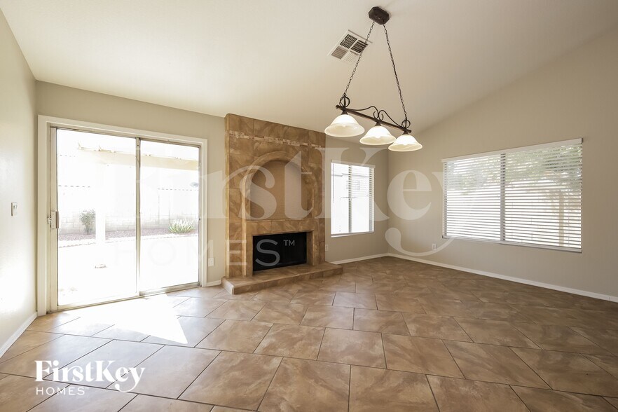 Building Photo - 4117 W Park View Ln