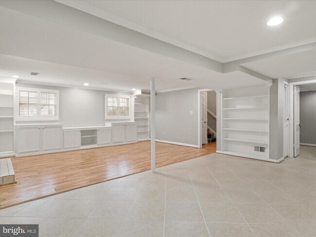 Building Photo - 1919 Kenbar Ct