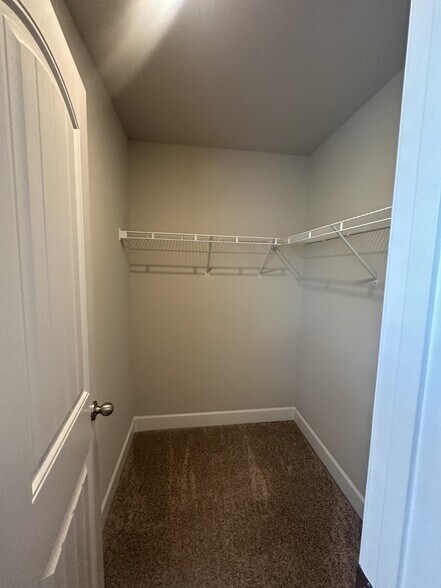 Building Photo - 5448 Pisano St