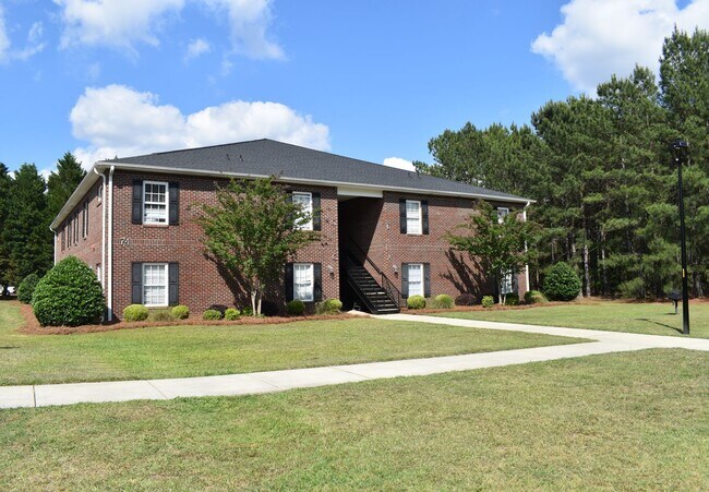 Building Photo - Three bedroom - Three bathroom apartments at University Park in Lillington, NC!