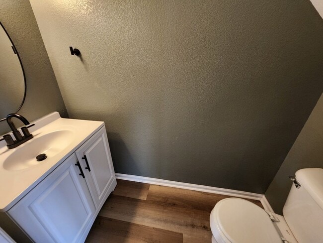 Building Photo - 3 Bed 3 bath house in 80910!