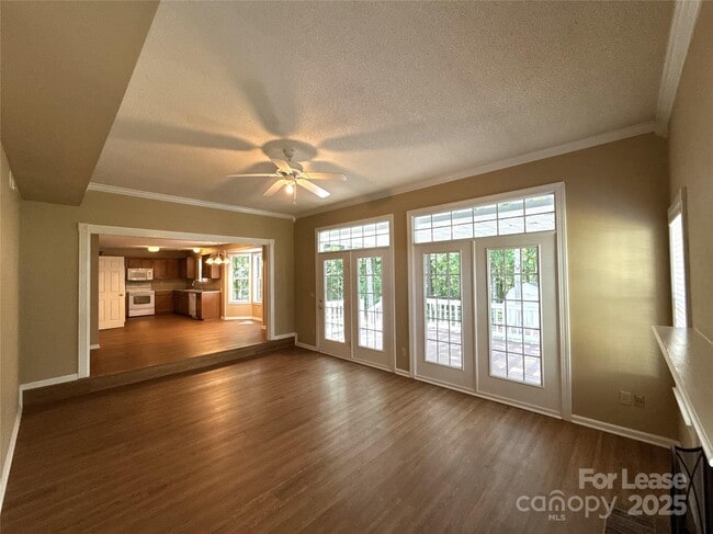 Building Photo - 12823 Diamond Dr