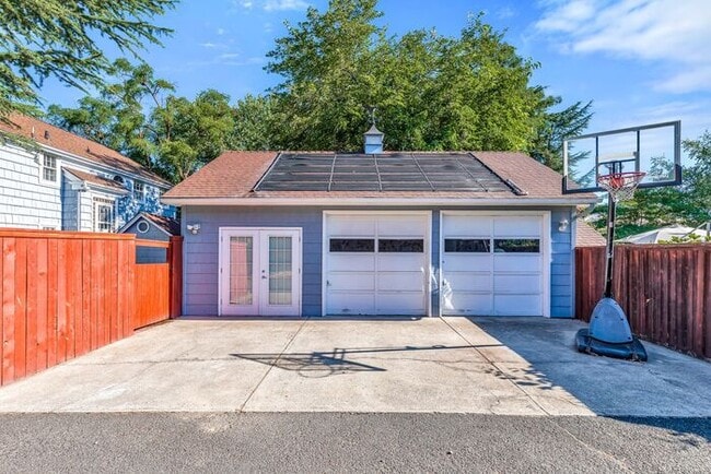 Building Photo - Beautiful Estate for Rent in Ashland