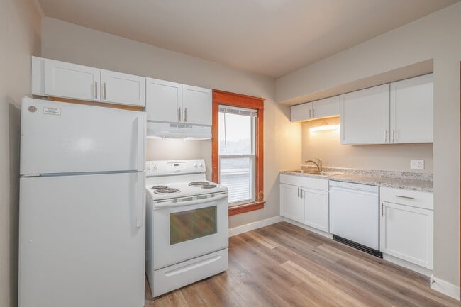 Building Photo - 23 6th St