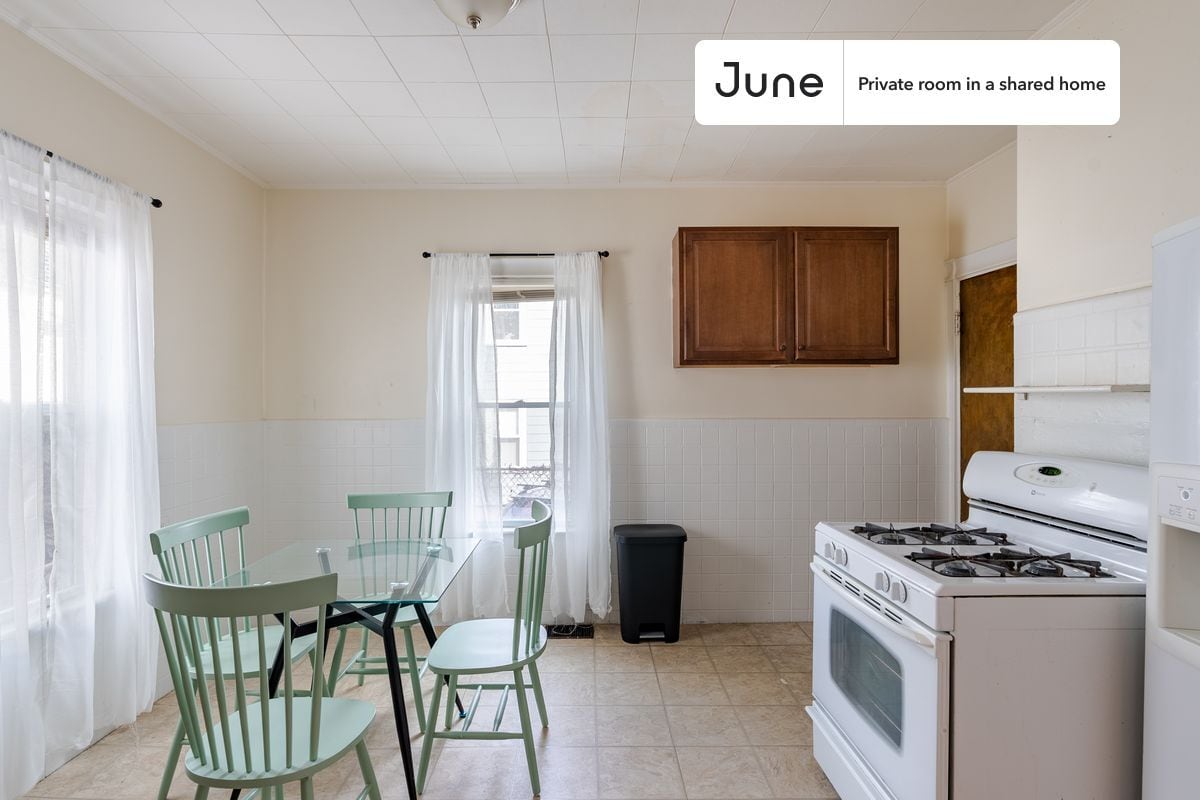 Building Photo - Room in Shared 4 bed/1 bath home in Somerville