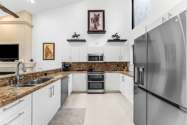 Building Photo - 2601 Sheltingham Dr