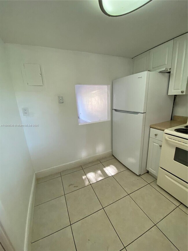Building Photo - 7505 SW 82nd St