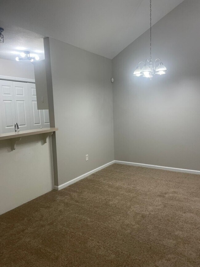 Building Photo - 449 Northrop Pl
